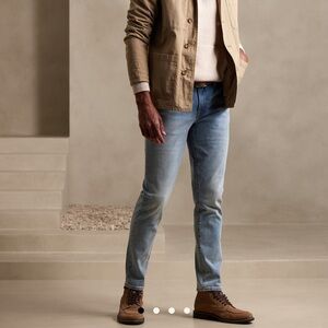NEW Banana Republic Standard Jean Straight Fit Light Wash Size 32 NWT